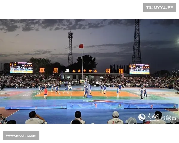 环青赛牧民马队护航选手穿越草原引发社交媒体热议成为焦点 环青赛牧民马队护航选手穿越草原引发社交媒体热议成为焦点